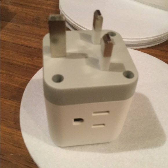 Trond US/Canada to UK Plug Adapter - Picture 3 of 3